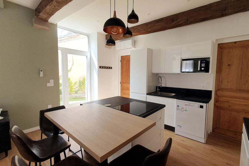 Classe 4 Etoiles - Cybele - Centre Ville 2 Chambres, Cour Privative Et Garage 비엔 외부 사진