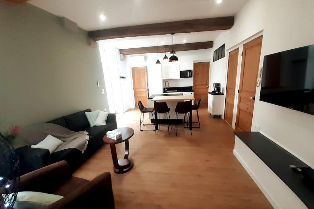 Classe 4 Etoiles - Cybele - Centre Ville 2 Chambres, Cour Privative Et Garage 비엔 외부 사진